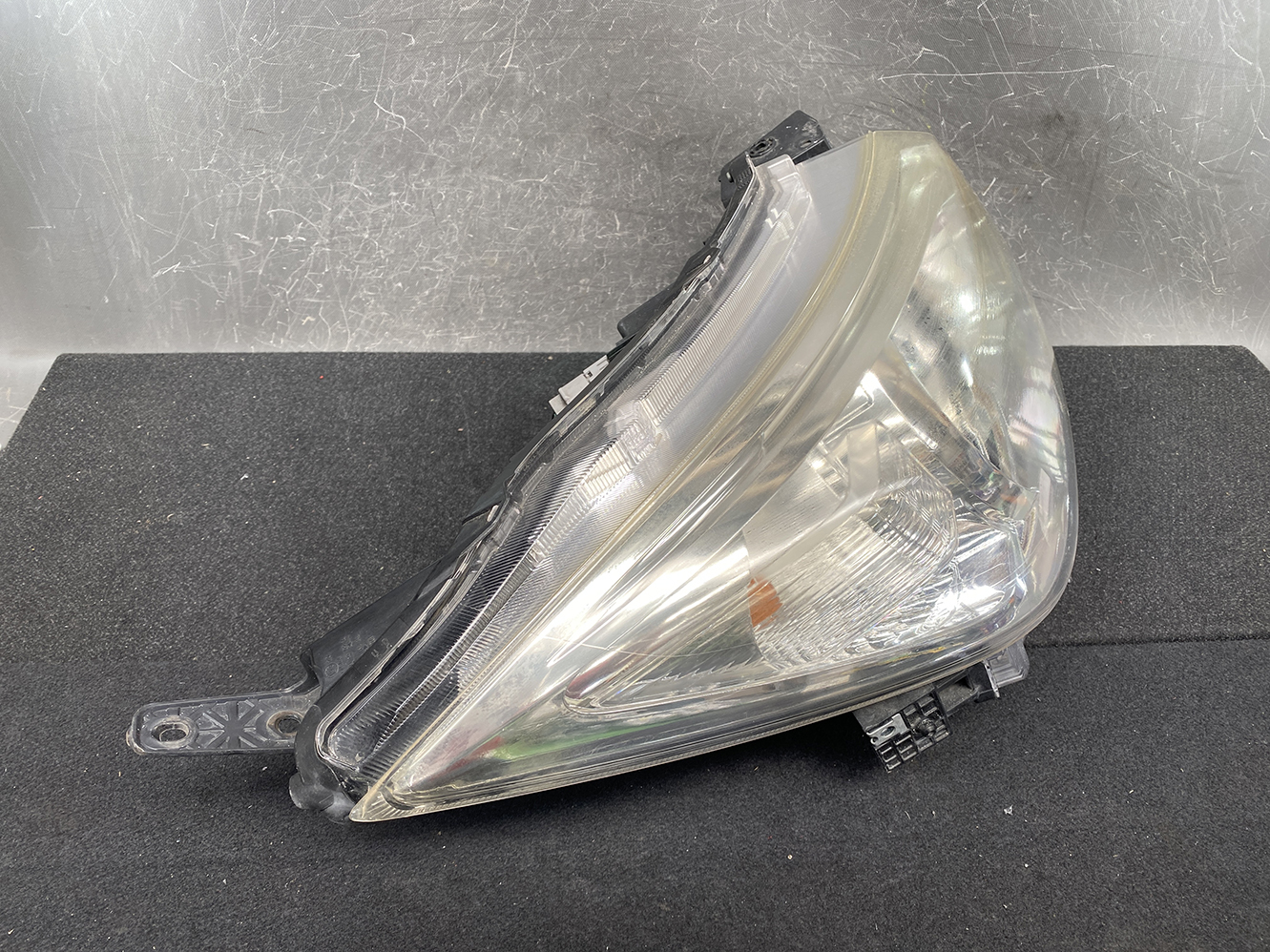 SUZUKI SOLIO MITSUBISHI DELICA D2 Headlight 100-59331 Right Side x1 - Image 3