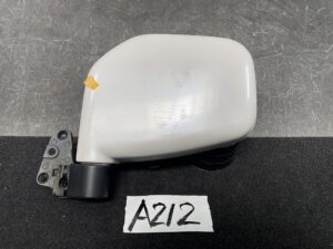 MITSUBISHI TOWN BOX U61W U62W Mirror 010131 Left Side x1