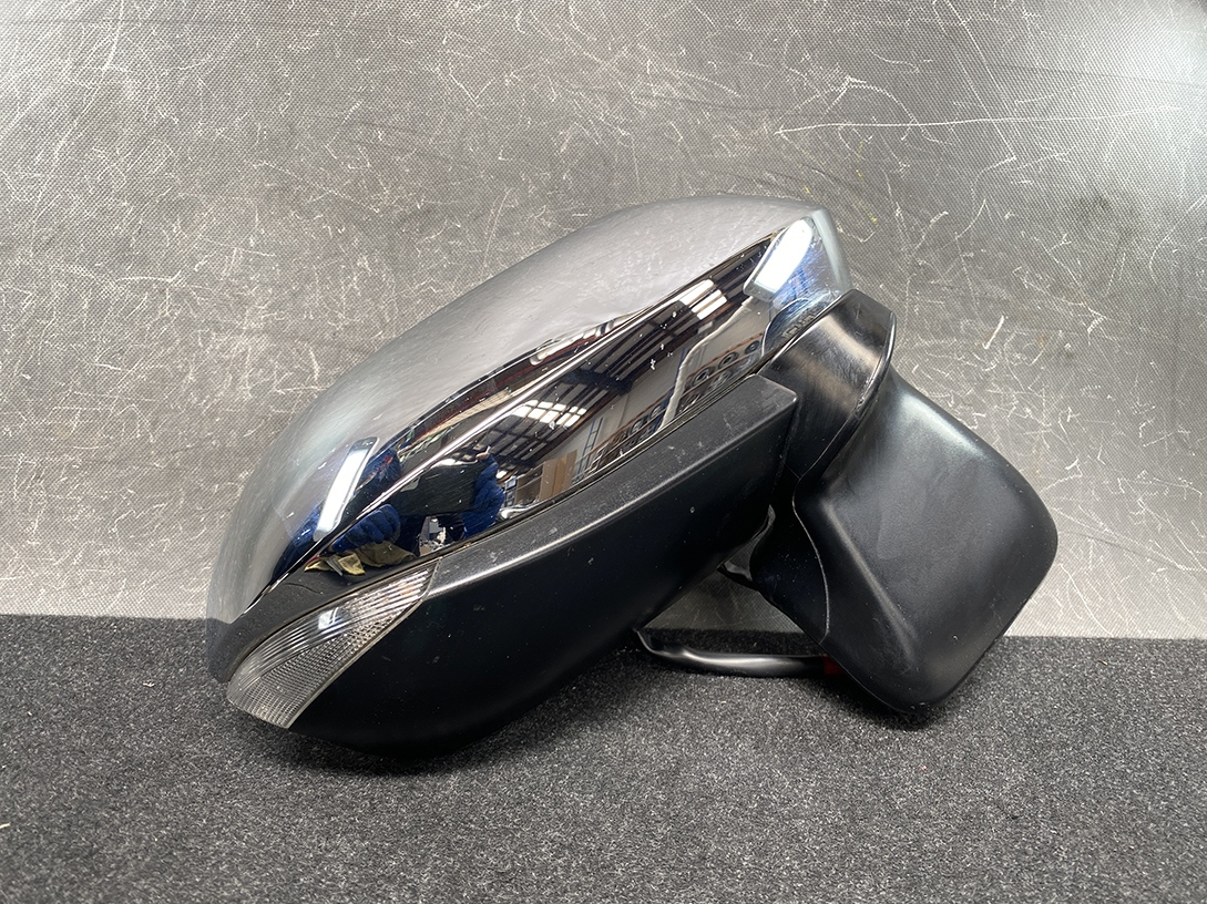 TOYOTA SPADE PORTE NSP141 Genuine Door Mirror G767 Right Side x1 - Image 2