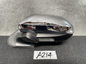 TOYOTA SPADE PORTE NSP141 Genuine Door Mirror G215 Left Side x1