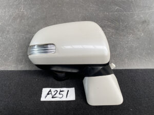 TOYOTA NOAH VOXY ZRR70 ZRR75 Door Mirror Murakami 8406 / 8873 Right Side x1