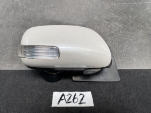 TOYOTA VITZ YARIS SCP90 KSP90 NCP90 Door Mirror ICHIKOH 8316 Right Side x1