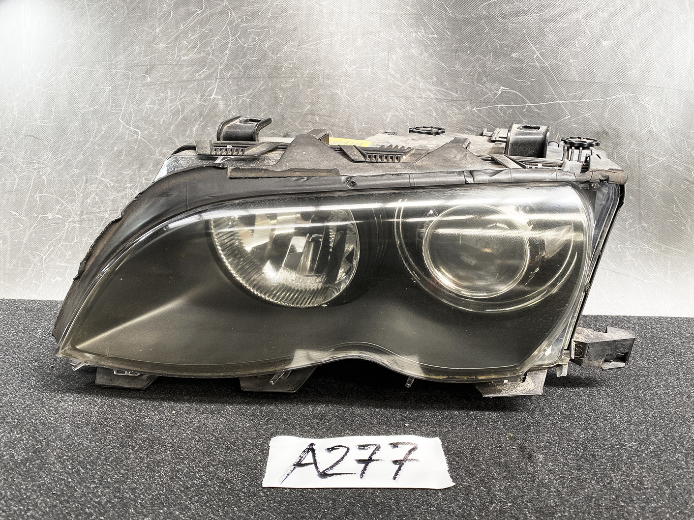 BMW 3 Series E46 Genuine HID Headlight 63217165777 Left side x1