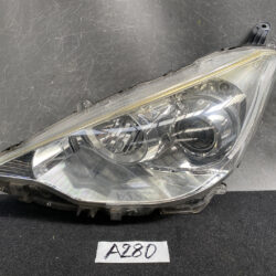 TOYOTA AQUA NHP10 Genuine Headlight KOITO 52-244 Left Side x1