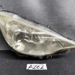 TOYOTA AQUA NHP10 Genuine Headlight KOITO 52-244 Right Side x1