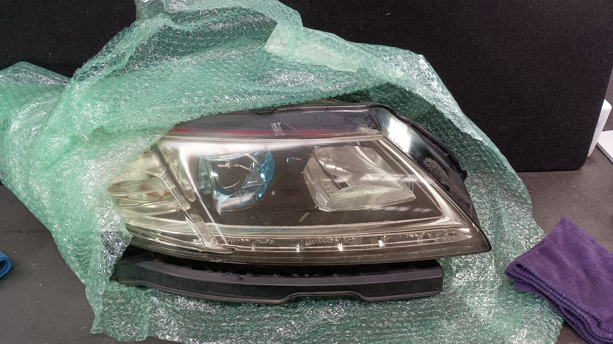 HONDA CRZ CR-Z ZF1 ZF2 Headlight 100-22010 Right Side