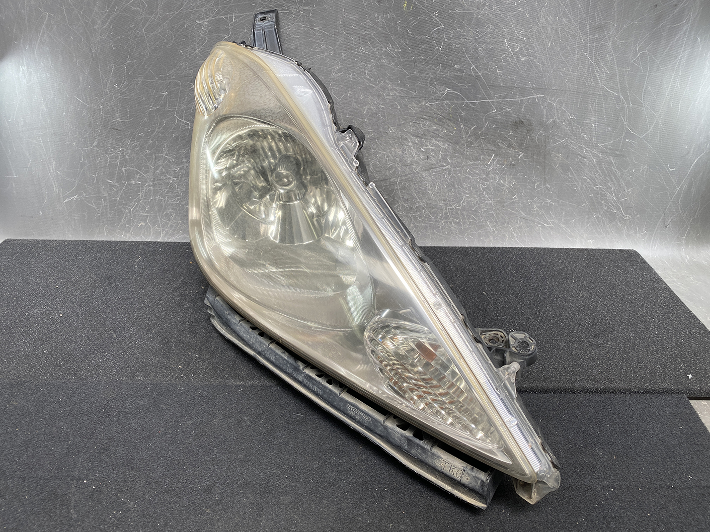 HONDA FIT JAZZ HYBRID GE GP HID Headlight P6869 Right Side x1 - Image 2
