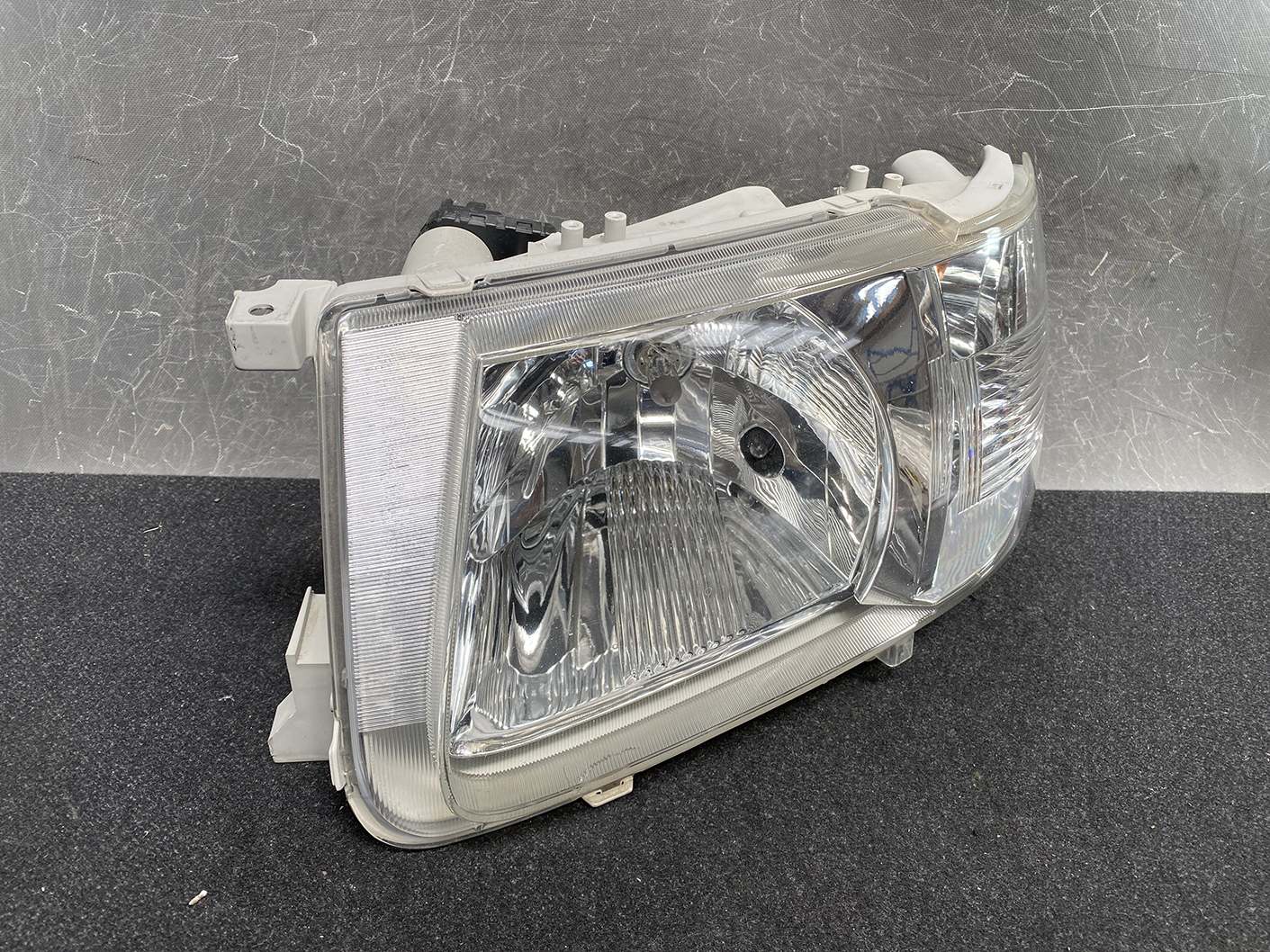 TOYOTA PROBOX VAN NCP50 NLP51 Headlight KOITO 52-076 Left Side x1 - Image 2