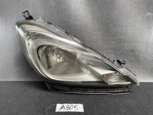HONDA FIT JAZZ HYBRID GE GP Headlight P9603 Right Side x1