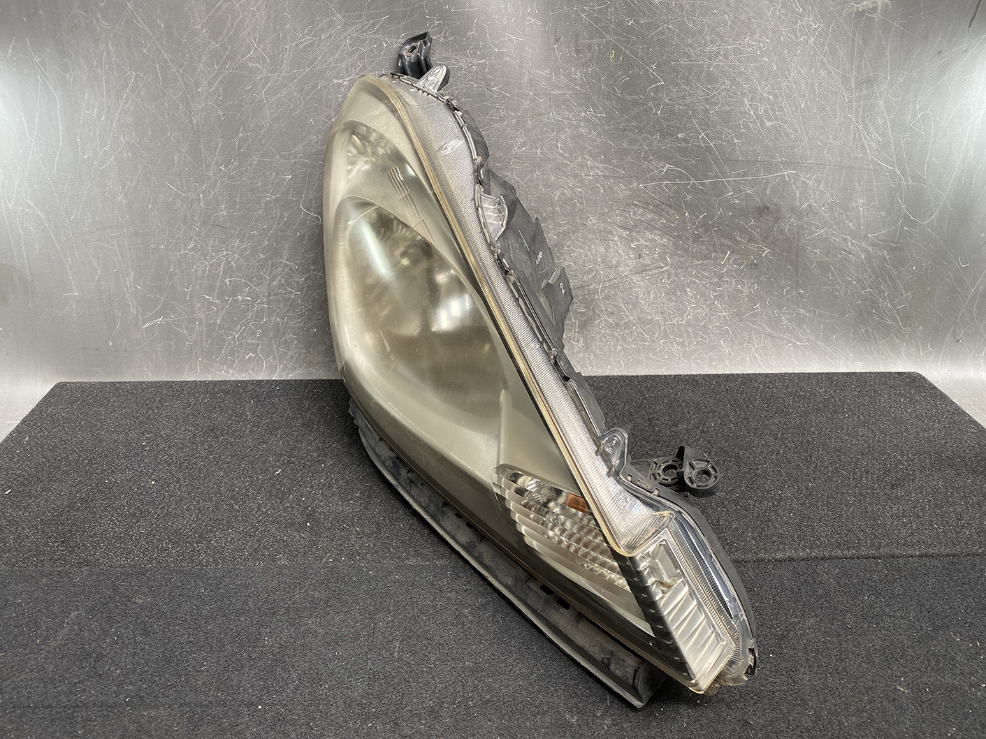 HONDA FIT JAZZ HYBRID GE GP Headlight P9603 Right Side x1 - Image 2