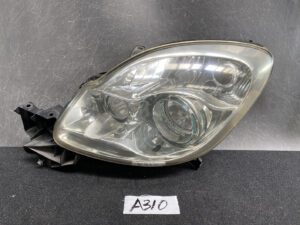 MAZDA VERISA DC5W Genuine Headlight P4515 Left Side x1