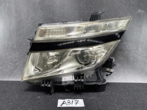 NISSAN ELGRAND E52 HID Headlight KOITO 100-23008 Left Side x1