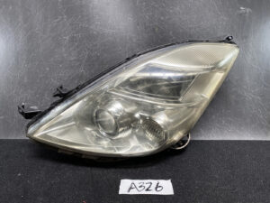 TOYOTA WISH ISIS ANM10 ANE10 Genuine Headlight KOITO 44-68 Left Side x1