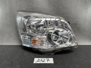 TOYOTA VOXY NOAH ZRR70 ZRR75 HID Headlight KOITO 28-201 Right Side x1*DAMAGED*