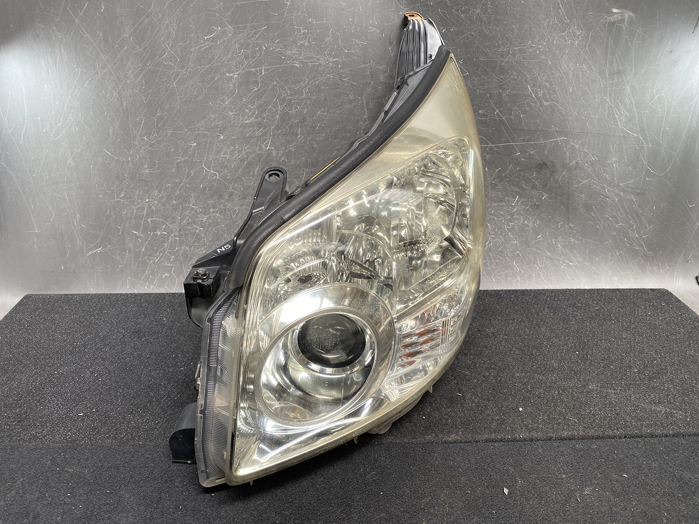 TOYOTA VOXY NOAH ZRR70 ZRR75 HID Headlight KOITO 28-201 Left Side x1 - Image 2