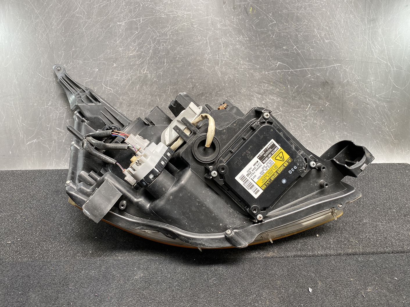 TOYOTA VOXY NOAH ZRR70 ZRR75 HID Headlight KOITO 28-201 Left Side x1 - Image 5