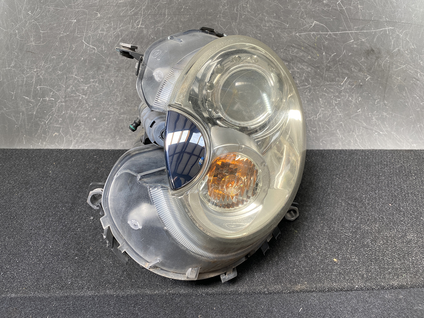 BMW MINI Cooper S GEN2 R55 R56 R57 HID Headlight 0301225673 Left Side x1 - Image 2