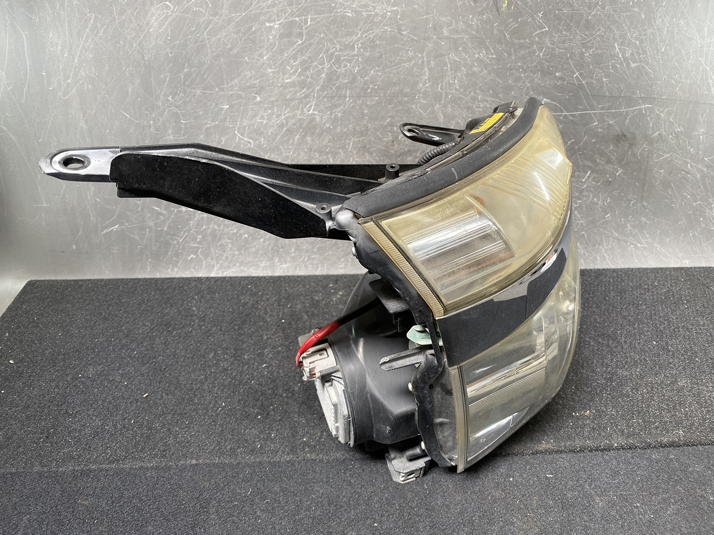 TOYOTA VOXY NOAH ZRR70 ZRR75 Headlight 28-226 Right Side x1 *DAMAGED* - Image 3