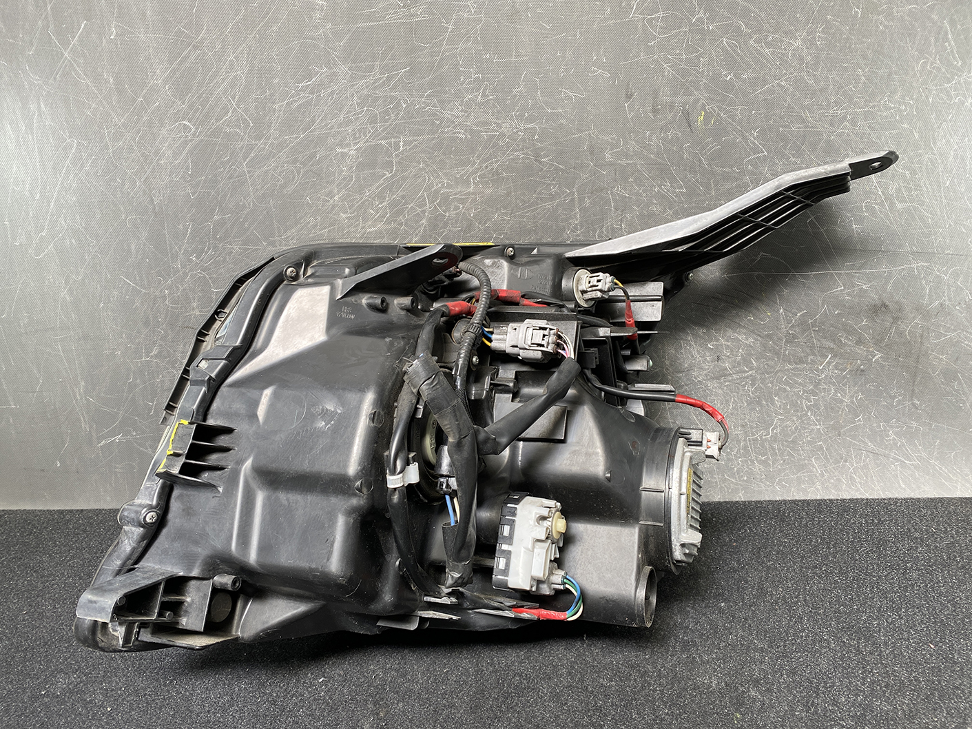 TOYOTA VOXY NOAH ZRR70 ZRR75 Headlight 28-226 Right Side x1 *DAMAGED* - Image 6