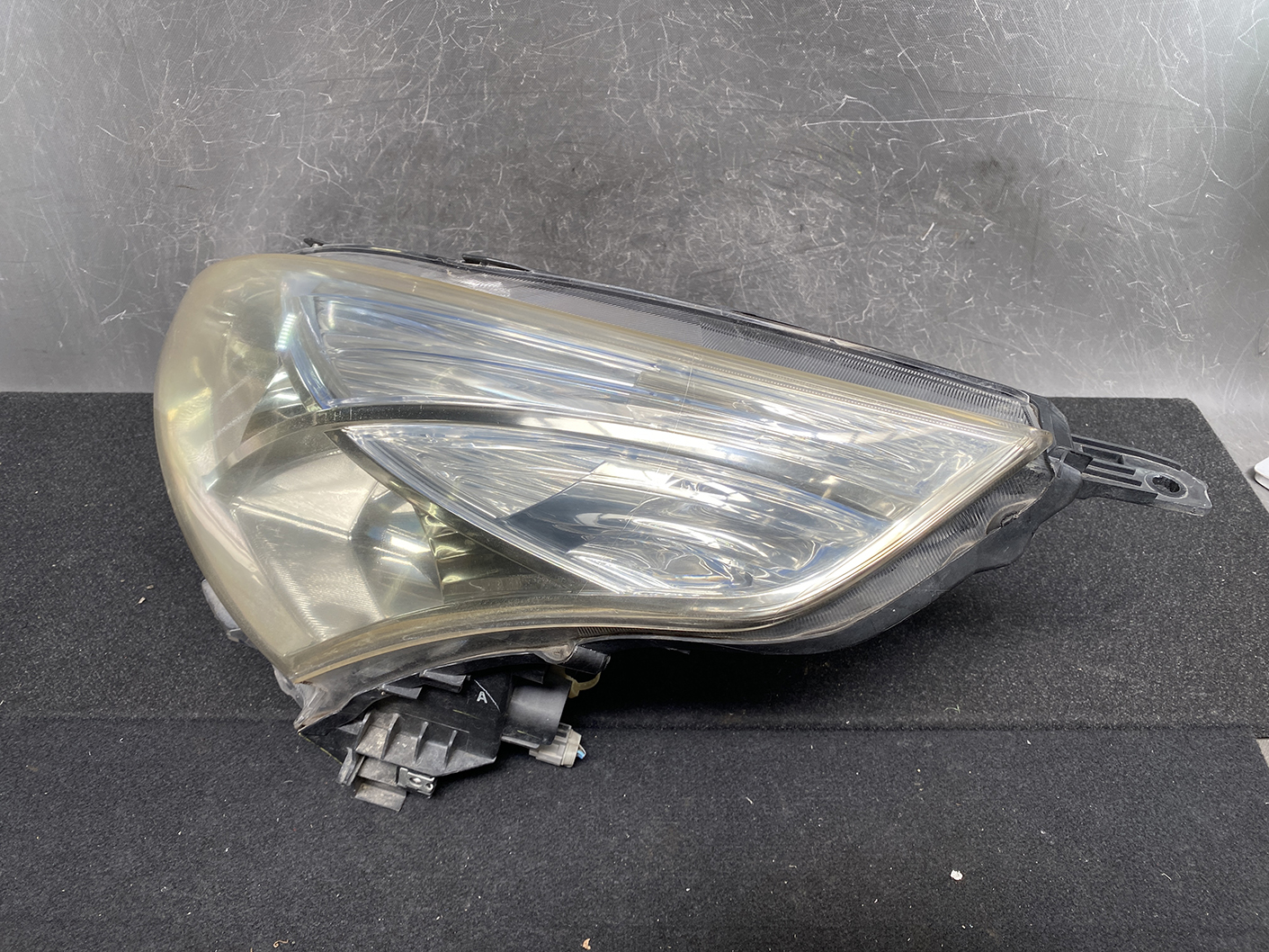 NISSAN TEANA J32 Headlight KOITO 100-63987 Left Side x1 *DAMAGED* - Image 3