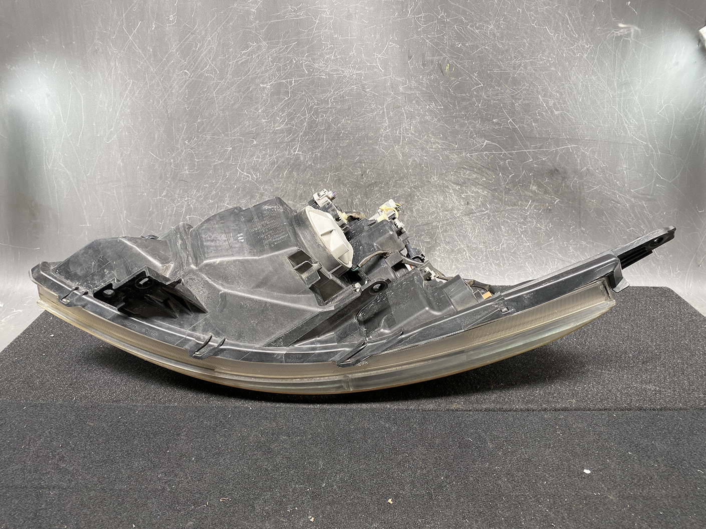NISSAN TEANA J32 Headlight KOITO 100-63987 Left Side x1 *DAMAGED* - Image 4
