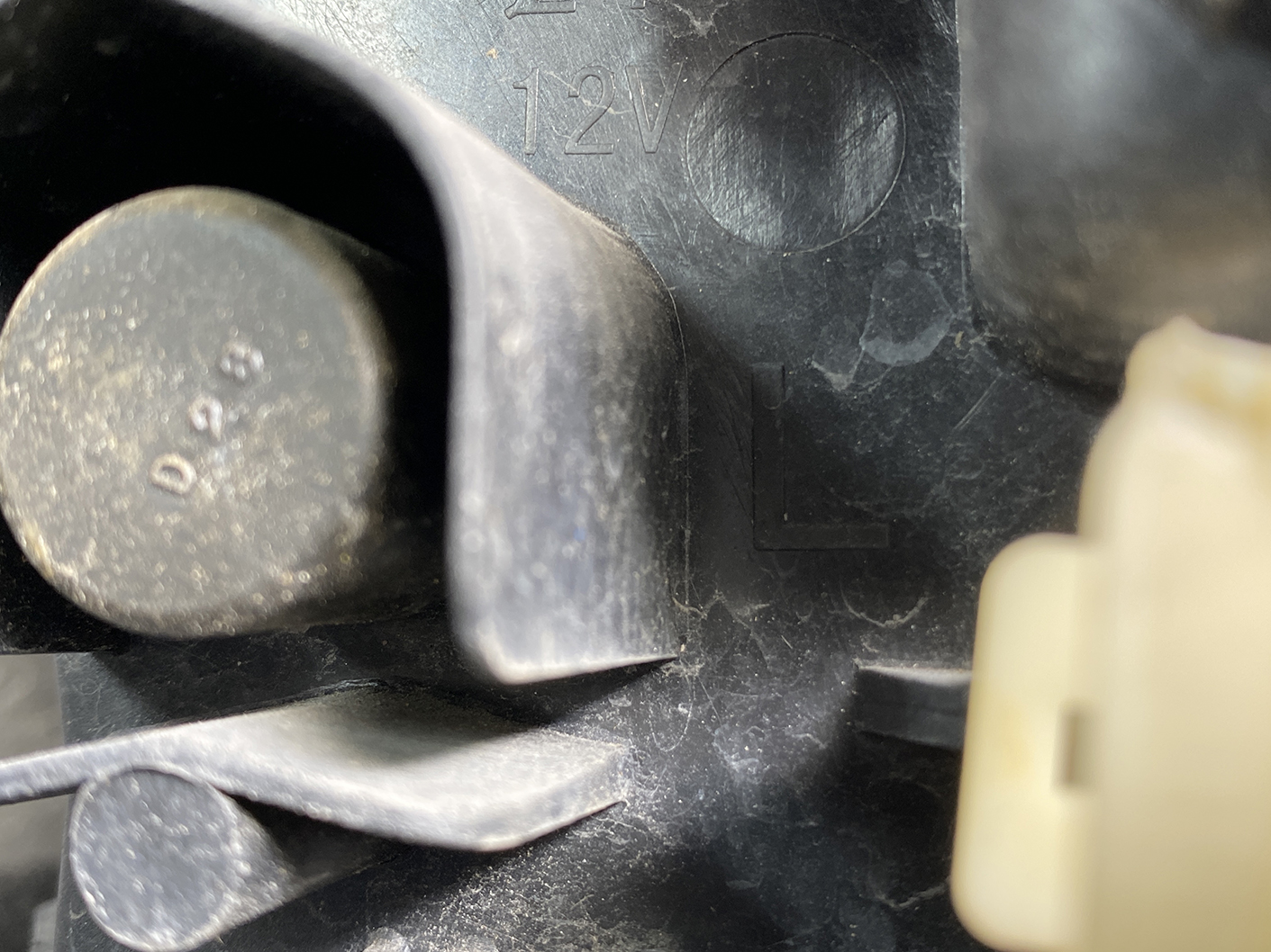 NISSAN TEANA J32 Headlight KOITO 100-63987 Left Side x1 *DAMAGED* - Image 8