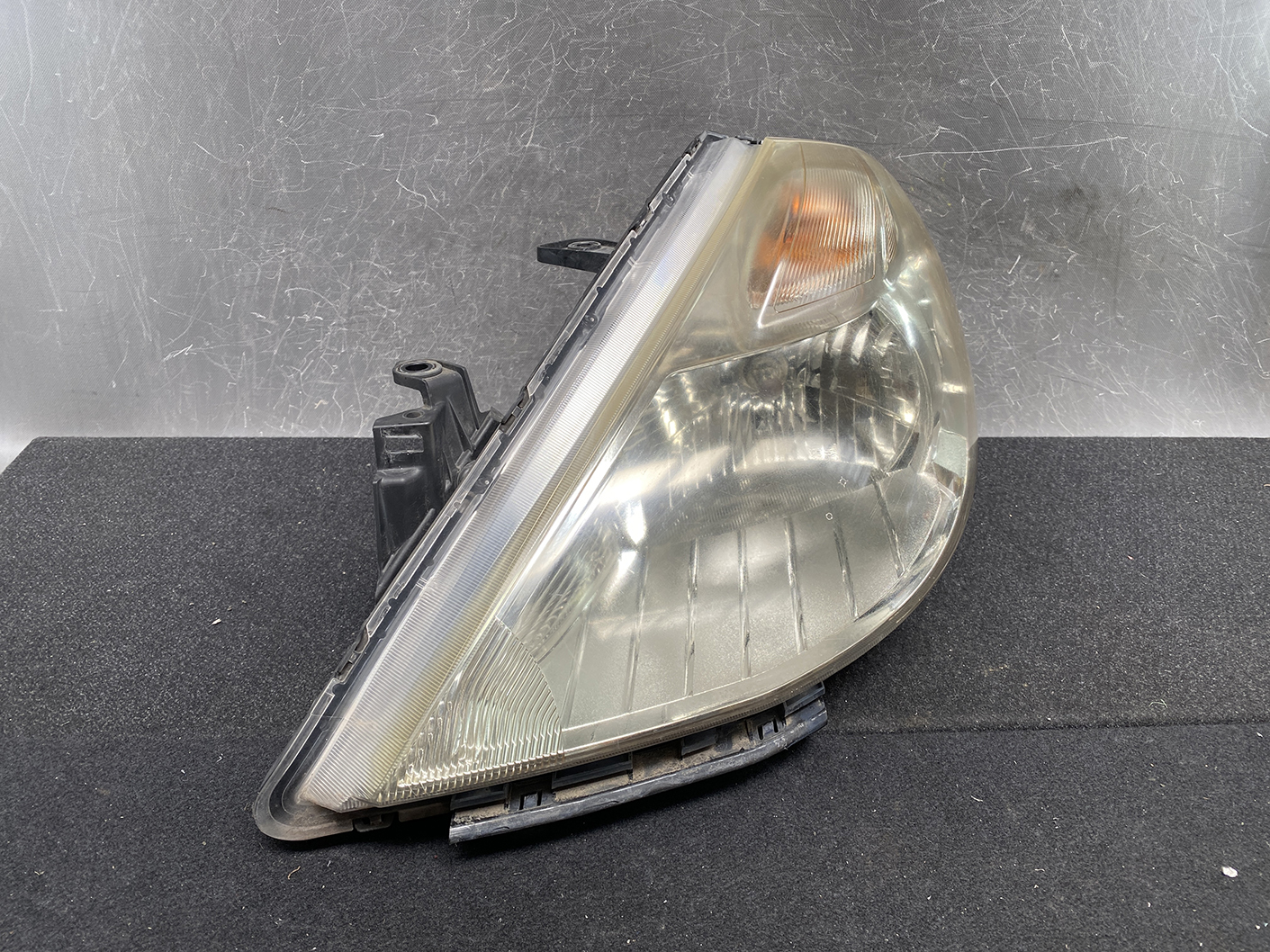NISSAN TIIDA C11 Headlight P7779 Left Side x1 - Image 2