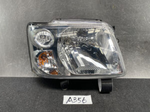 SUZUKI SOLIO MA34S Genuine Headlight P5293 Right Side x1