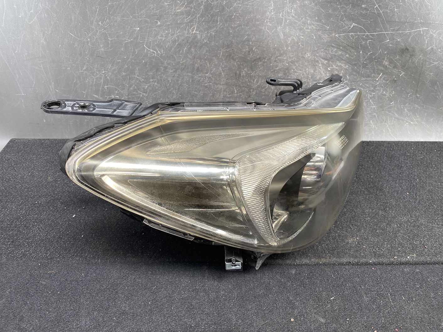 SUBARU XV IMPREZA GJ GP Headlight STANLEY P9932 1F Right Side x1 - Image 3
