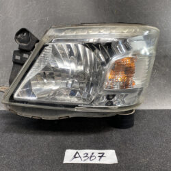 NISSAN URVAN NV350 ISUZU COMO E26 Genuine Headlight H021 Left Side x1