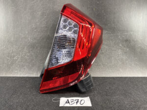 HONDA FIT JAZZ HYBRID  Taillight STANLEY W1698 Right Side x1 *DAMAGED*