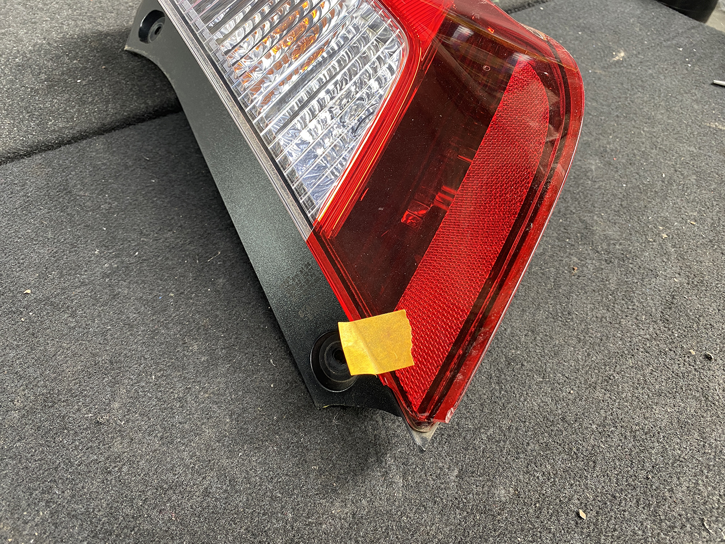 HONDA FIT JAZZ HYBRID Taillight STANLEY W1698 Right Side x1 *DAMAGED* - Image 6