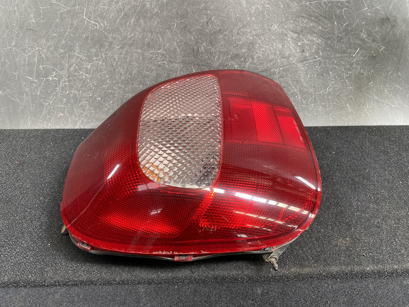 TOYOTA MR-S ZZW30 Genuine Taillight KOITO 17-32 Left Side x1 - Image 2