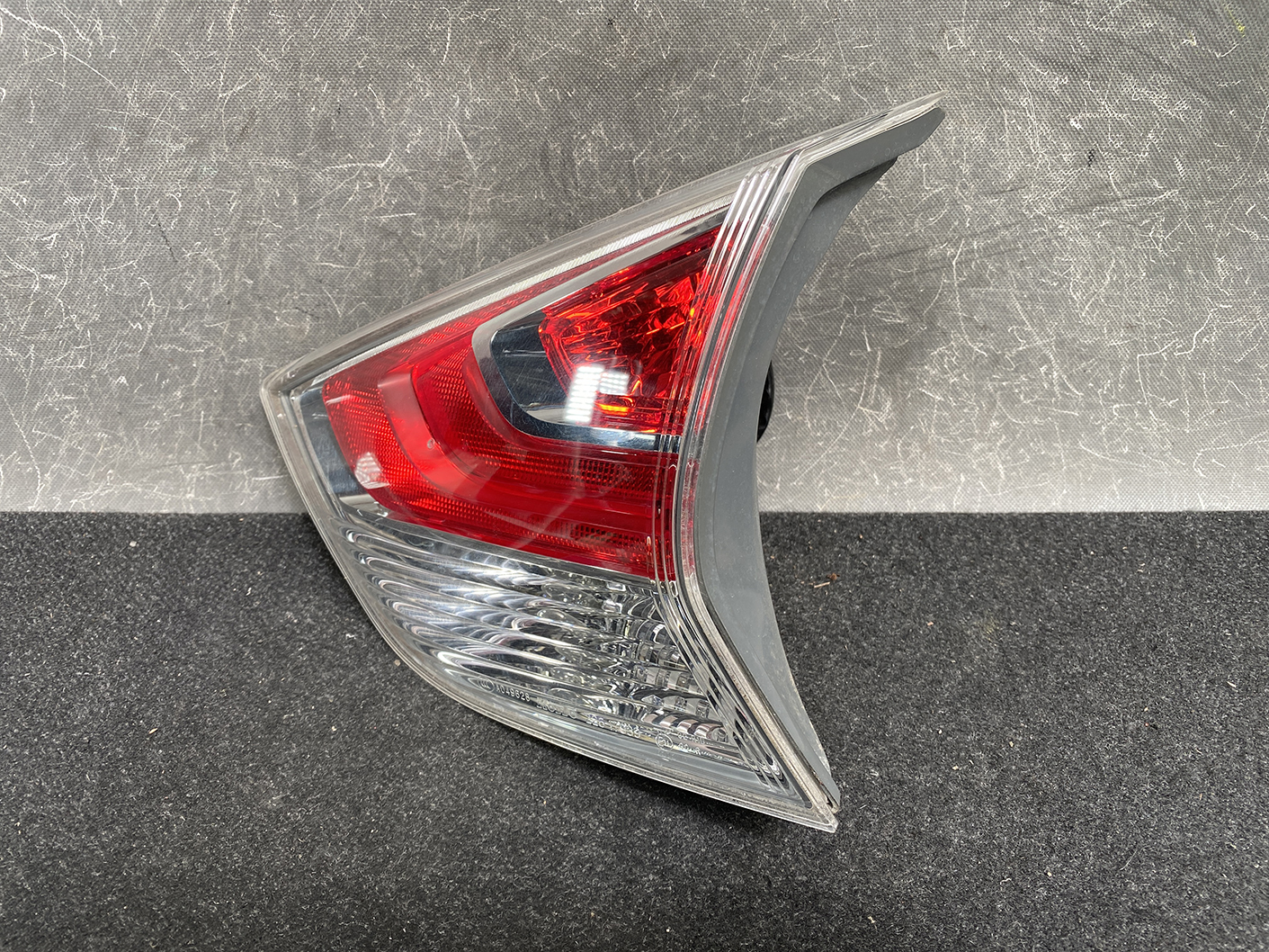 NISSAN X-TRAIL Xtrail T32 Genuine Taillight KOITO 226-17939 Right Side x1 - Image 2