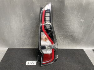 NISSAN SERENA SUZUKI LANDY C27 Taillight 220-23786 Right Side x1