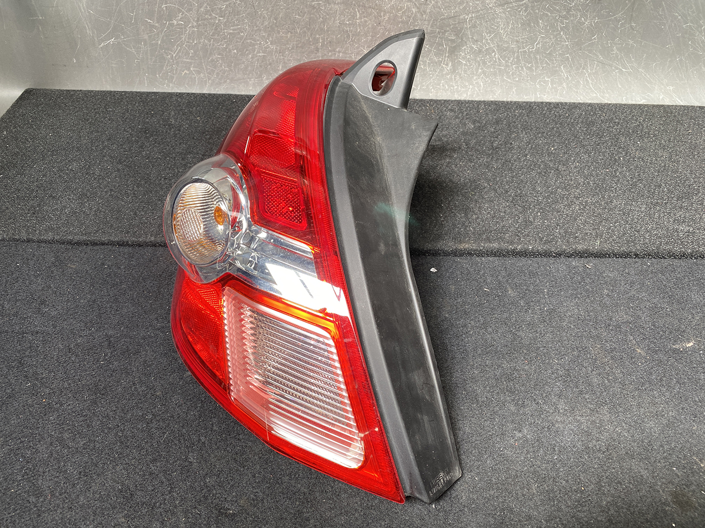 NISSAN TIIDA C11 Taillight STANLEY P7511 Left Side x1 - Image 2