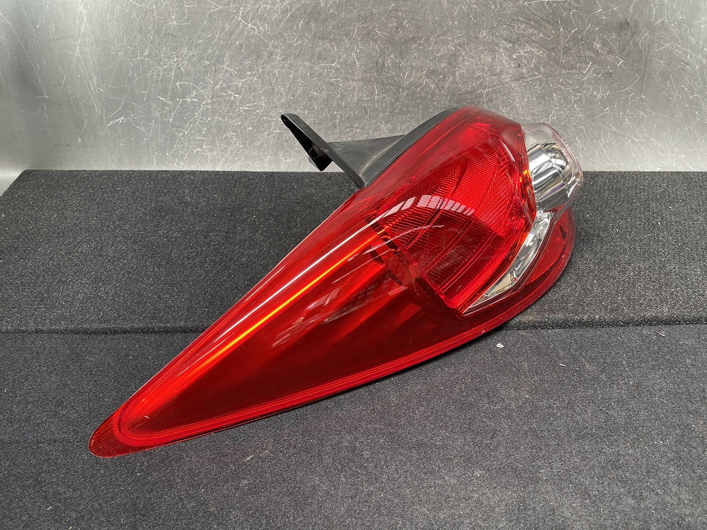 NISSAN TIIDA C11 Taillight STANLEY P7511 Left Side x1 - Image 3