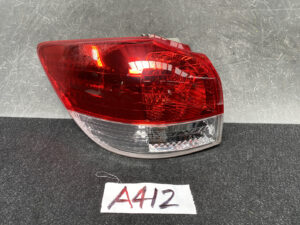 TOYOTA WISH ZGE20 Taillight ICHIKOH 68-17 Left Side x1