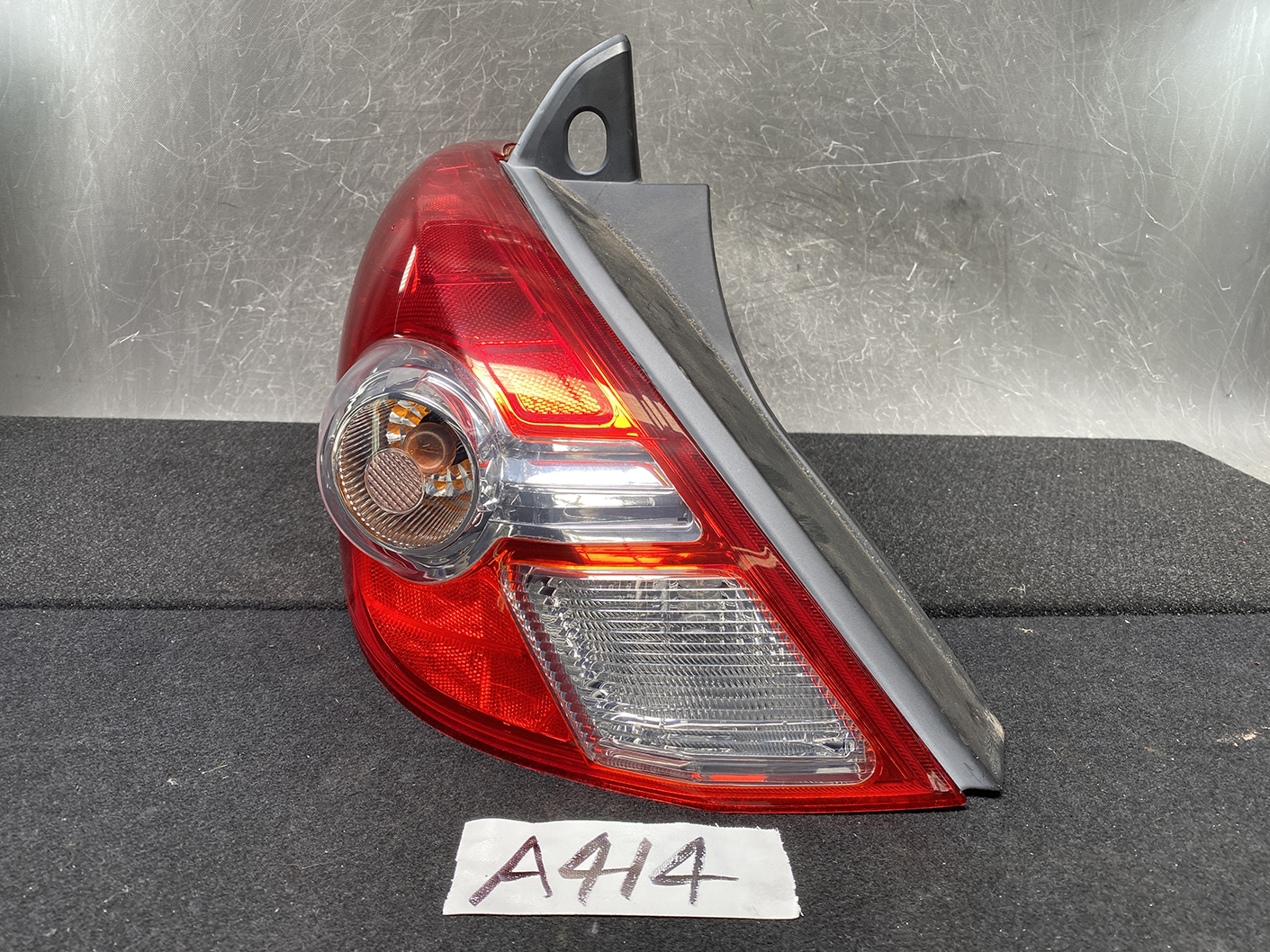 NISSAN TIIDA C11 Taillight STANLEY P7511 Left Side x1