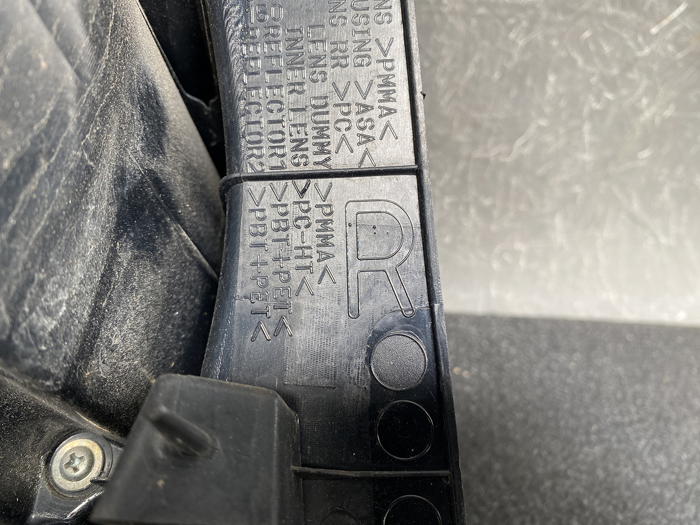 MAZDA CX-5 CX5 KE Taillight STANLEY W0429 Right Side x1 *DAMAGED* - Image 4