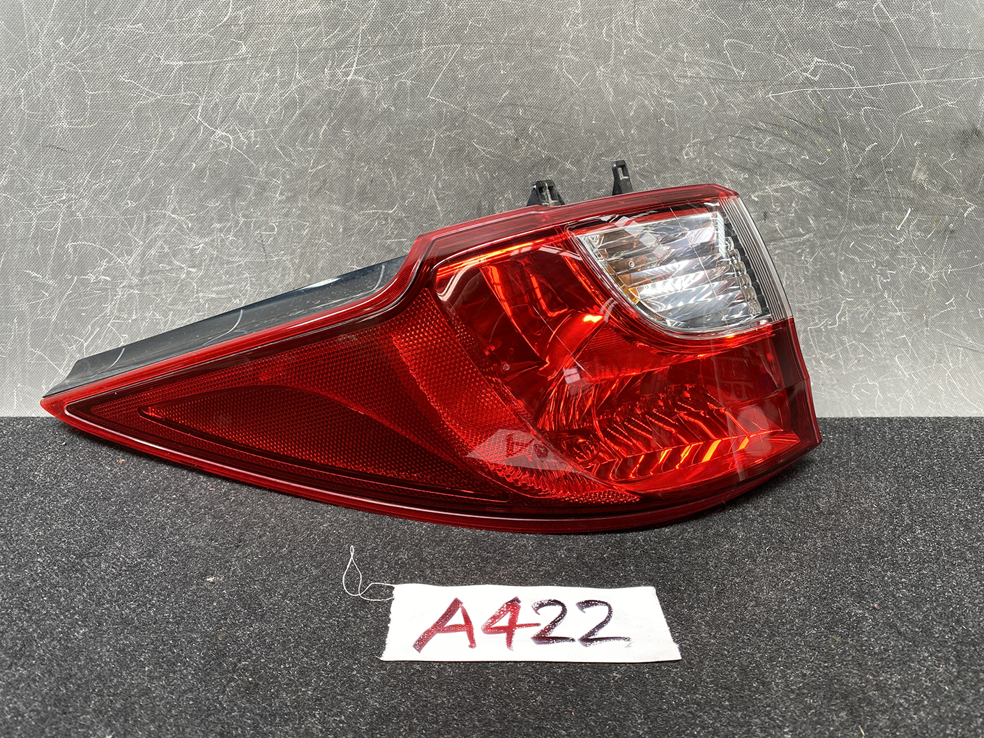 MAZDA PREMACY CW NISSAN LAFESTA Taillight STANLEY P9377 L Left Side x1