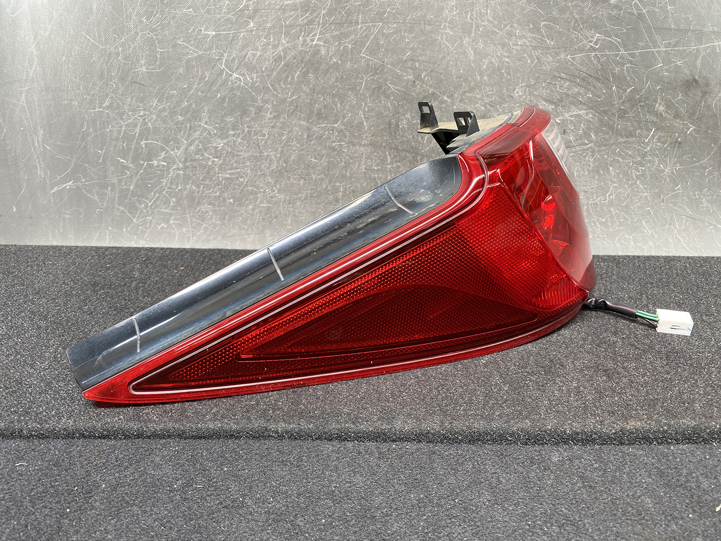 MAZDA PREMACY CW NISSAN LAFESTA Taillight STANLEY P9377 L Left Side x1 - Image 3