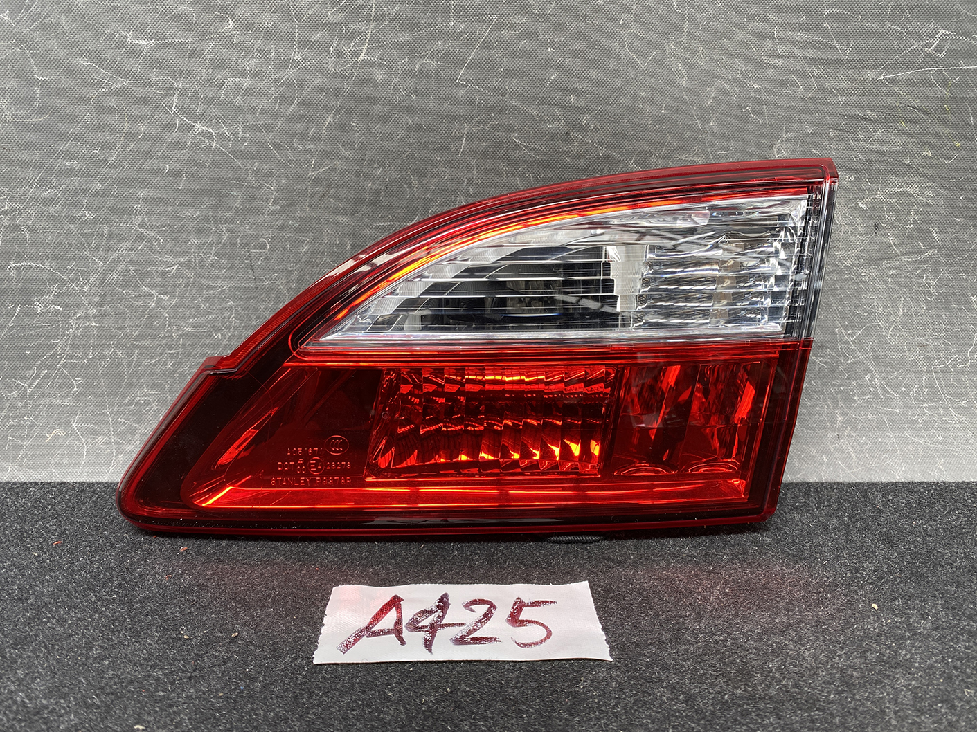 MAZDA Premacy NISSAN LAFESTA CW Taillight Inner P9378 Right Side x1