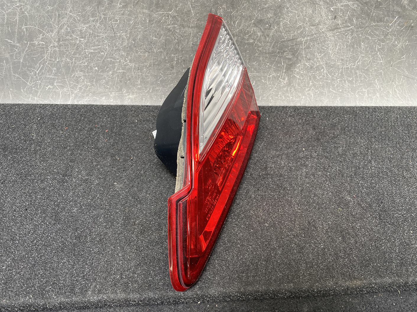 MAZDA Premacy NISSAN LAFESTA CW Taillight Inner P9378 Right Side x1 - Image 2