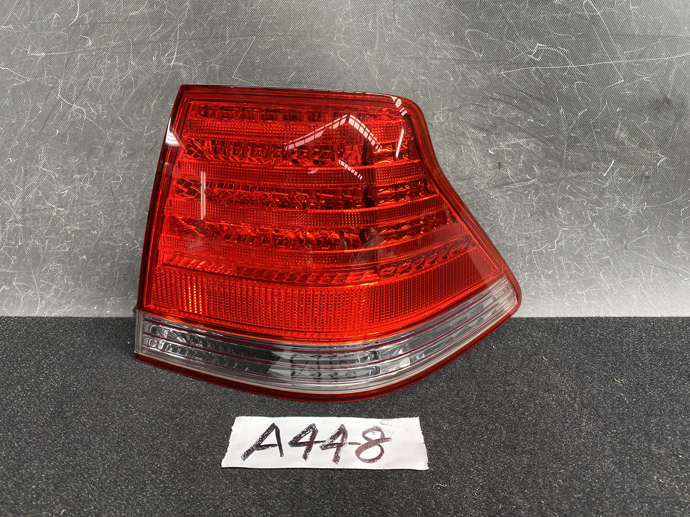 TOYOTA CROWN GRS182 GRS183 Taillight ICHIKOH 30-303 Right Side x1