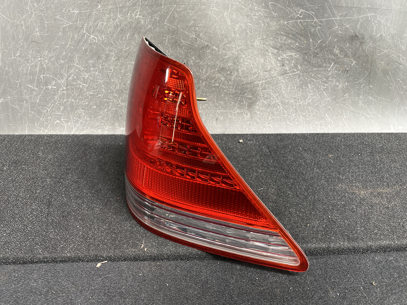 TOYOTA CROWN GRS182 GRS183 Taillight ICHIKOH 30-303 Right Side x1 - Image 2