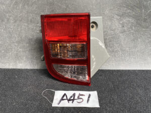 TOYOTA ISIS ANM10 ZNM10 ANM15 Taillight  KOITO 44-64 Left Side x1