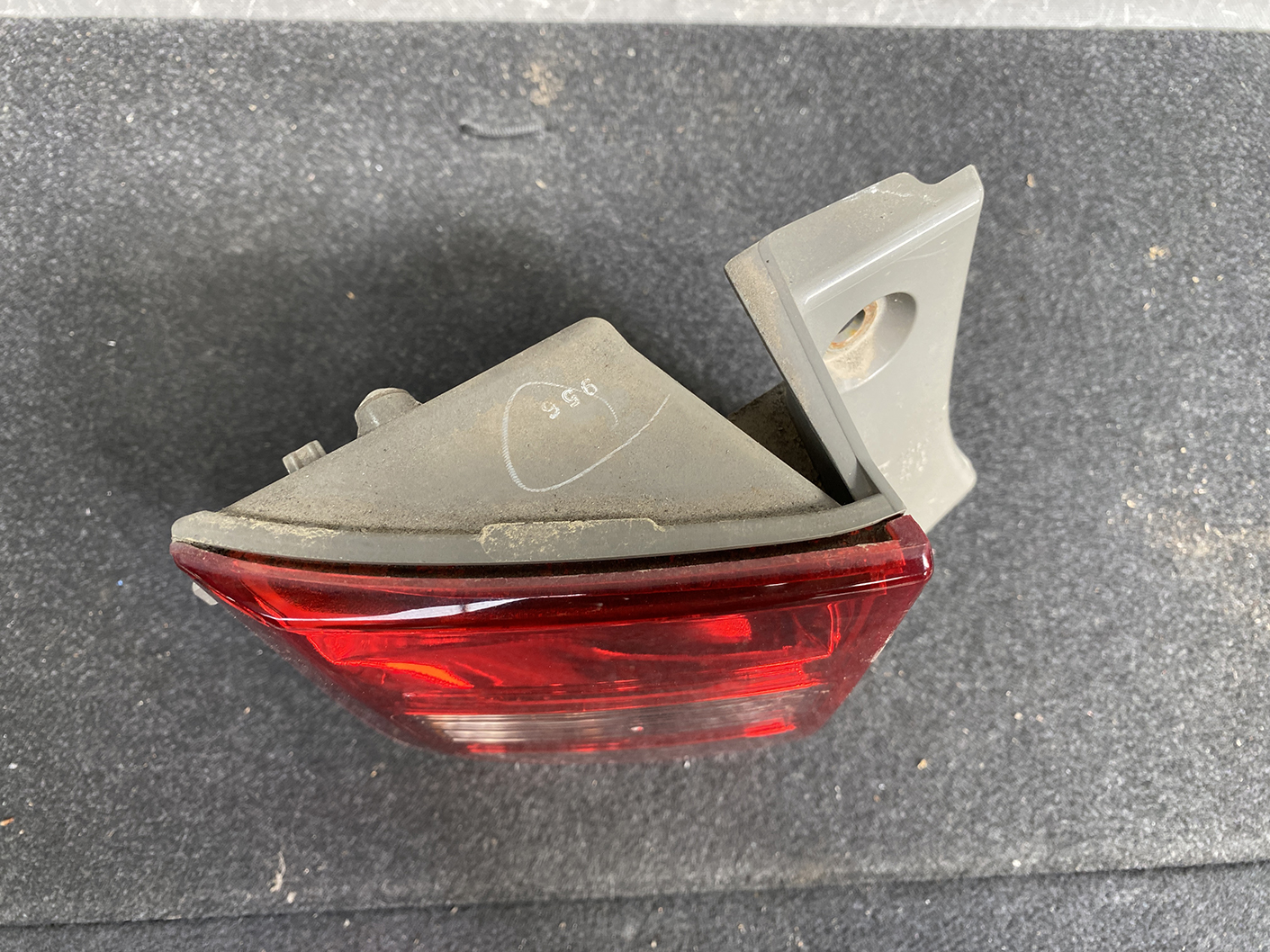 TOYOTA ISIS ANM10 ZNM10 ANM15 Taillight KOITO 44-64 Left Side x1 - Image 3