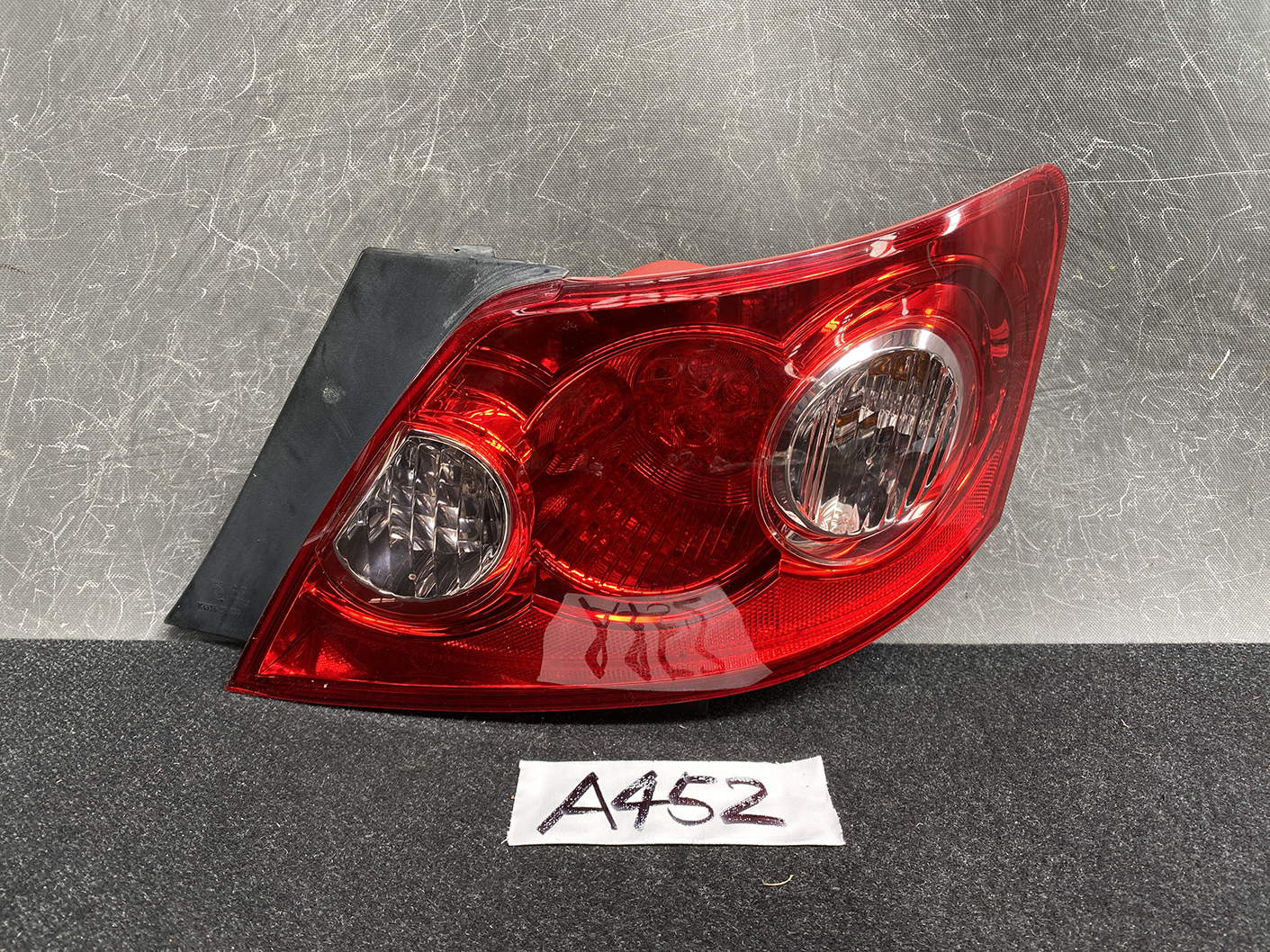 TOYOTA MARK-X GRX120 Genuine Taillight KOITO 22-333 Right Side x1