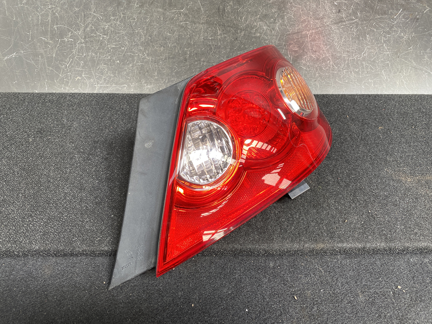 TOYOTA MARK-X GRX120 Genuine Taillight KOITO 22-333 Right Side x1 - Image 2